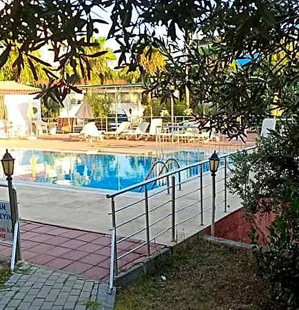 Sercan Hotell 3*